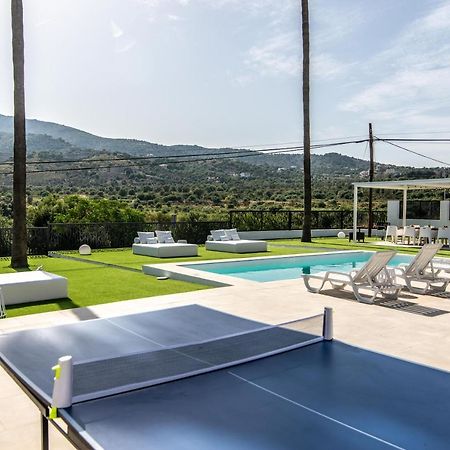 Palm Tree Villa - 5Bdr Paradise Pool / Chill Out Beds Torremolinos Exteriör bild