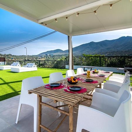 Palm Tree Villa - 5Bdr Paradise Pool / Chill Out Beds Torremolinos Exteriör bild