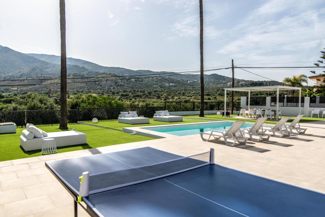 Palm Tree Villa - 5Bdr Paradise Pool / Chill Out Beds Torremolinos Exteriör bild