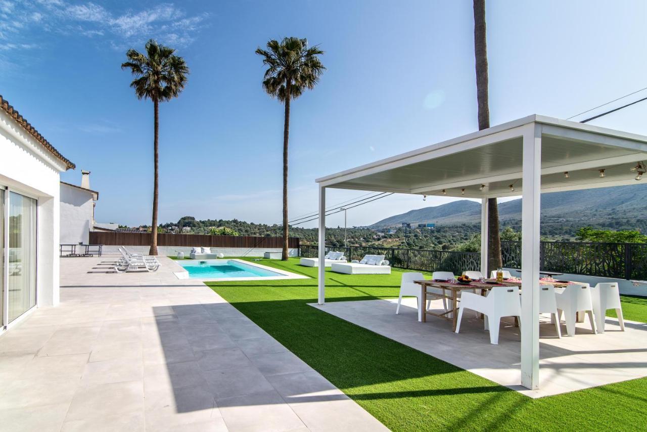 Palm Tree Villa - 5Bdr Paradise Pool / Chill Out Beds Torremolinos Exteriör bild