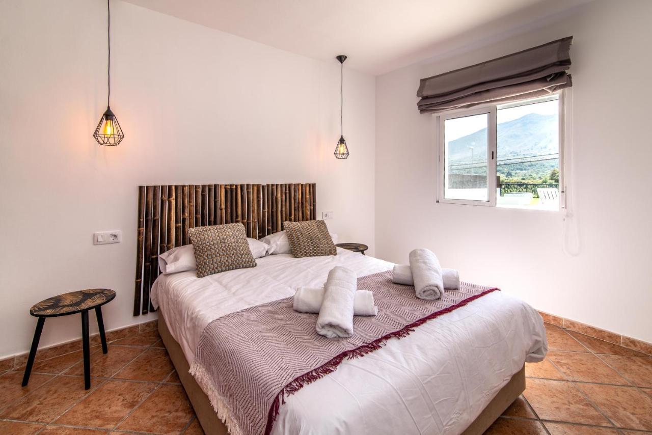 Palm Tree Villa - 5Bdr Paradise Pool / Chill Out Beds Torremolinos Exteriör bild