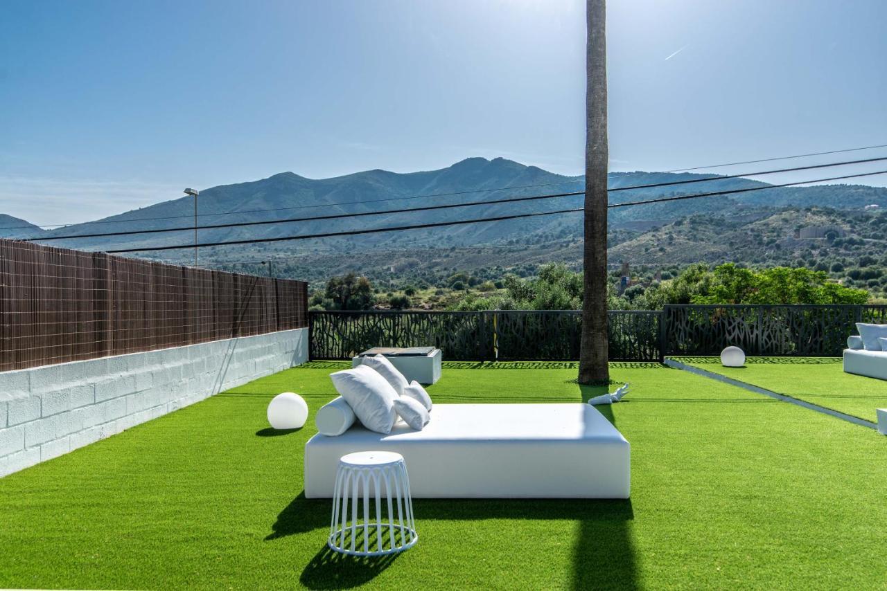 Palm Tree Villa - 5Bdr Paradise Pool / Chill Out Beds Torremolinos Exteriör bild