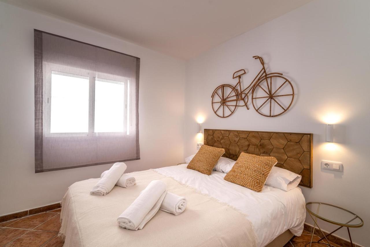 Palm Tree Villa - 5Bdr Paradise Pool / Chill Out Beds Torremolinos Exteriör bild